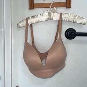 Incredible by Victoria’s Secret padded no wire bra 32DD